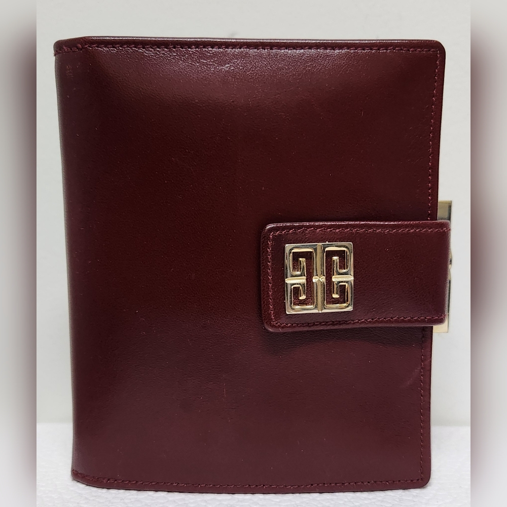 GIVENCHY Vintage Leather Kisslock Bifold Wallet EUC